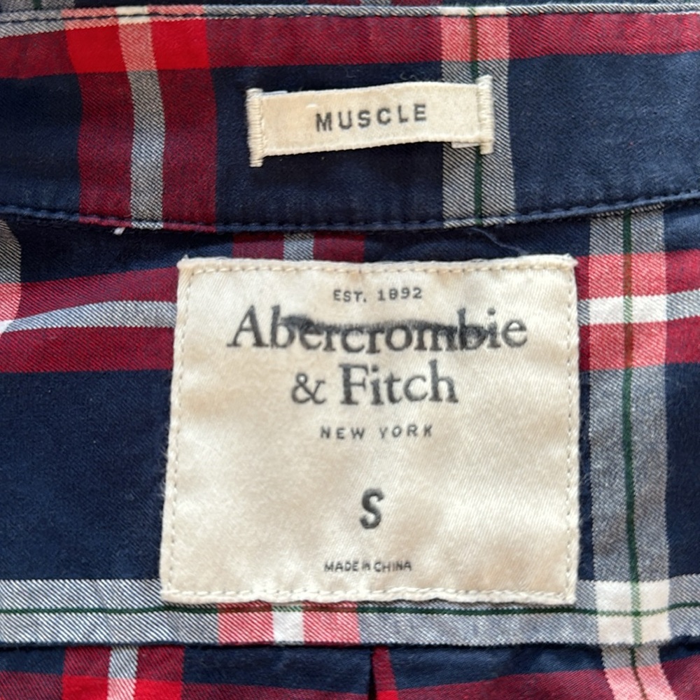 Abercrombie & Fitch men’s plaid button down shirt.  Size Small,Excellent cond. - Picture 5 of 5